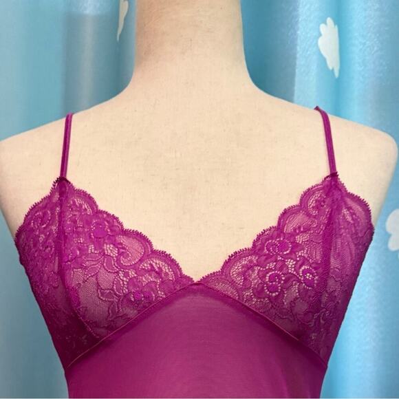 Two Victoria's Secret chemise lingerie tops- S - Picture 9 of 9